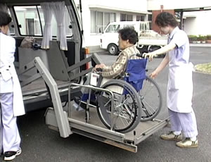 徳光苑デイサービスセンター　リフト車送迎